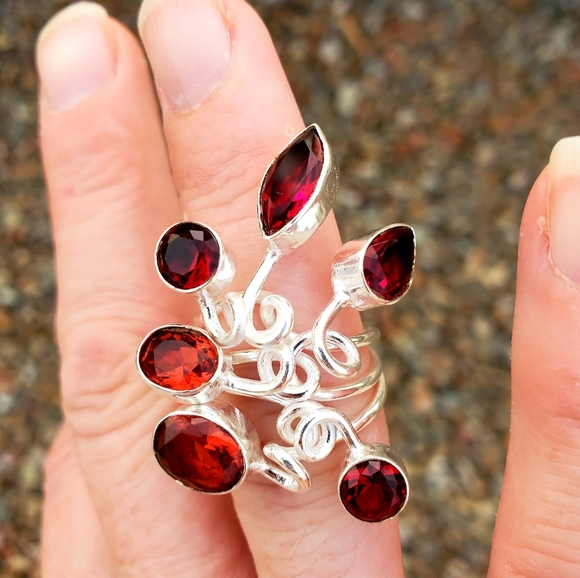 New Twisted Garnet Silver Ring. - Picture 2 of 12